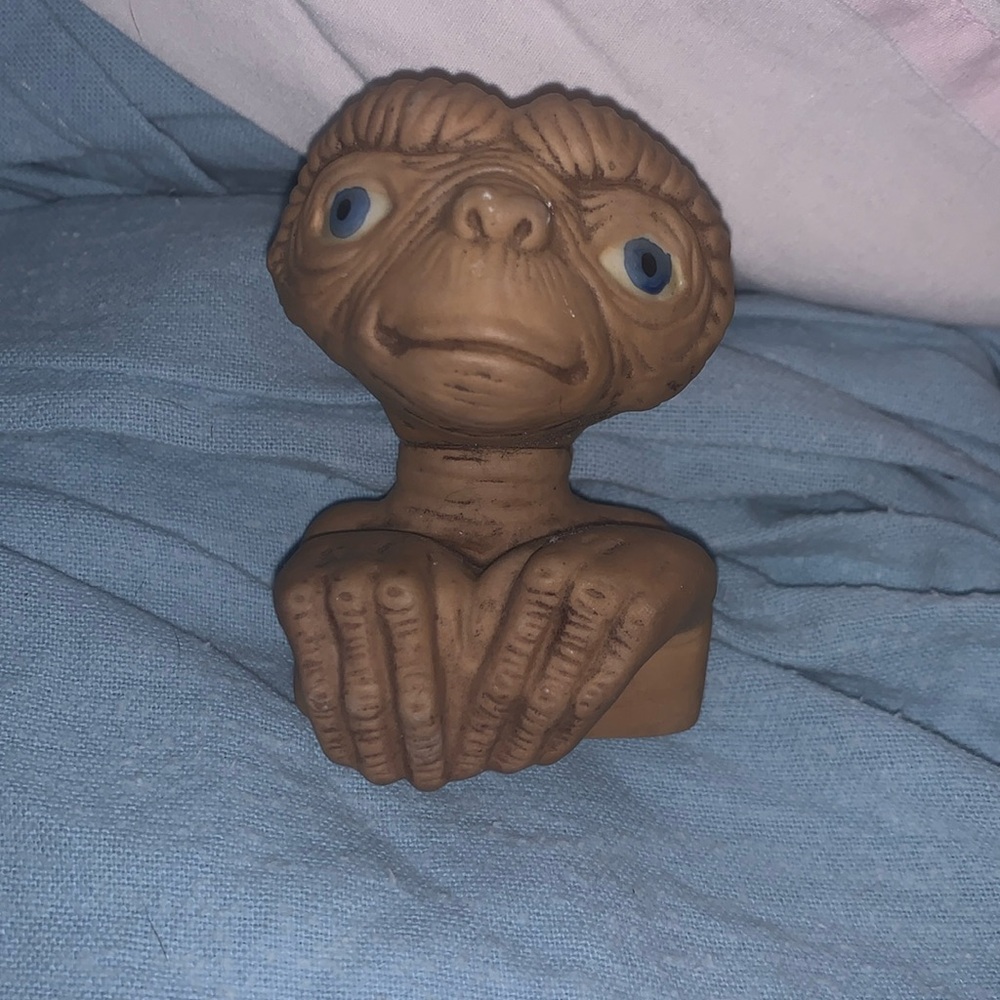 1982 E.T. Universal City Studios ceramic pot figure decor 2 3/4" H